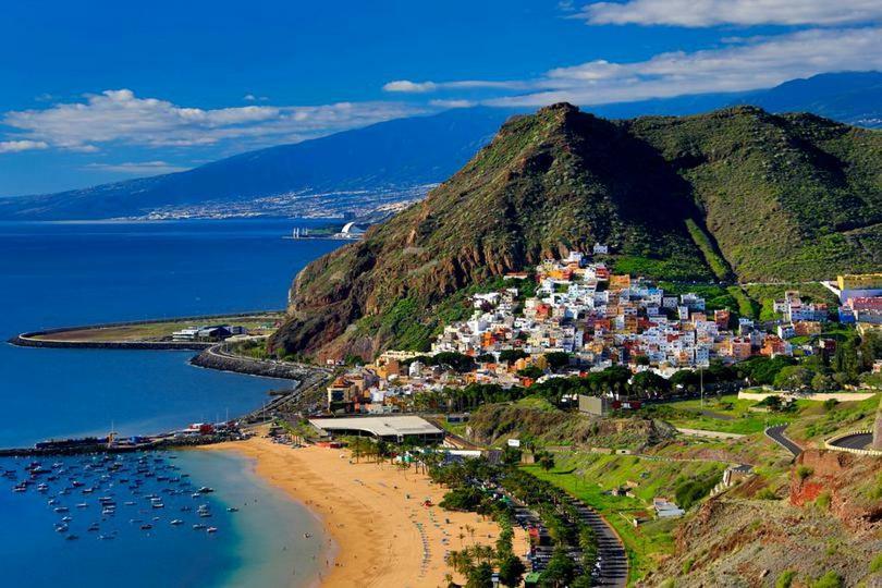 Bright Spacious Apartment, 2 Min Walk From Beach Candelaria Kültér fotó